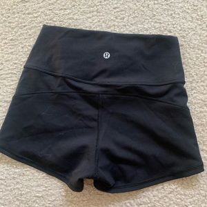 Lululemon In Movement Shorts 2.5
